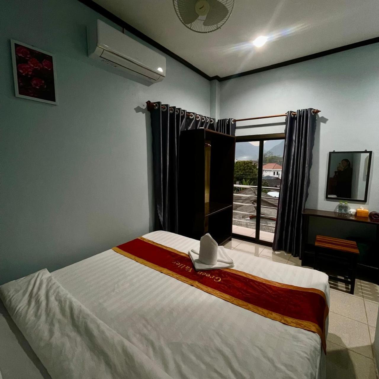 Smile Guesthouse Vangvieng Vang Vieng Eksteriør billede
