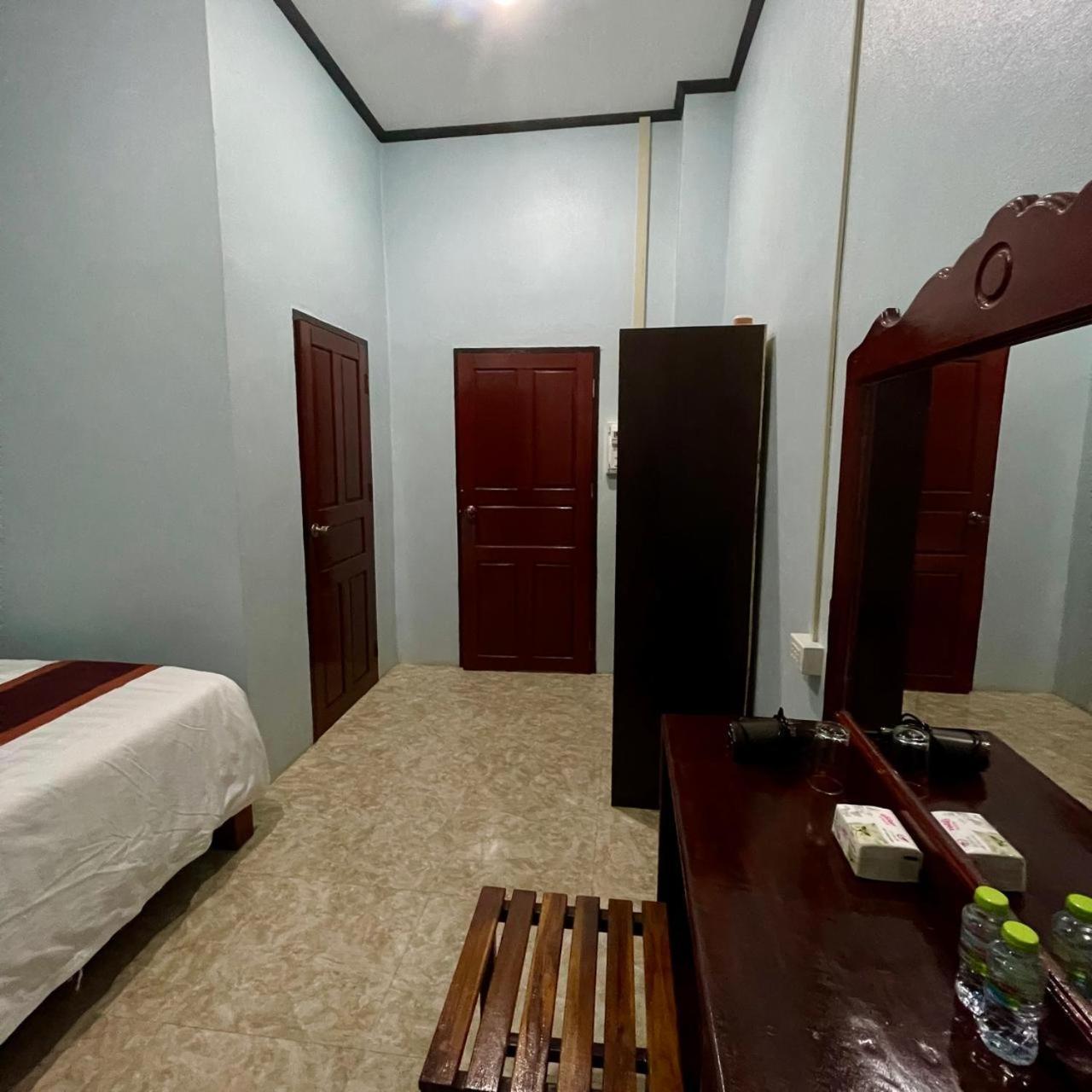 Smile Guesthouse Vangvieng Vang Vieng Eksteriør billede